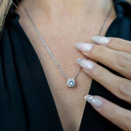 Kvinders halskæde "Zirconia"