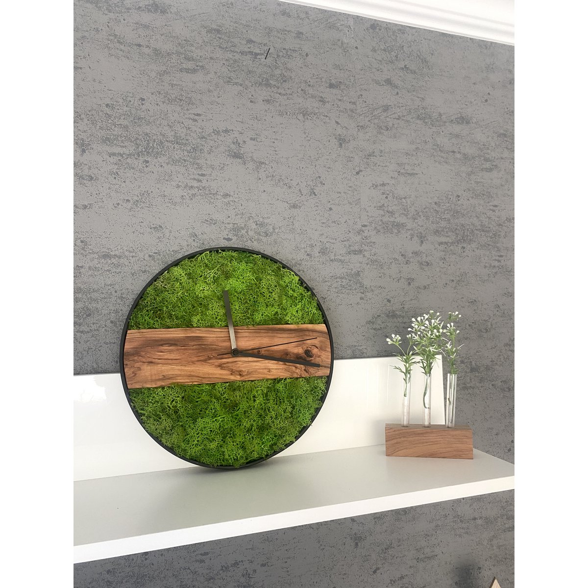 Wandklok mos en olijfhout