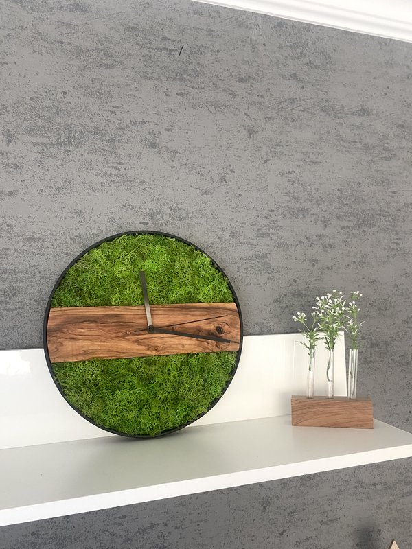 Horloge murale mousse et bois d'olivier