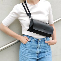 Black (Grainy Vegetarian Leather)