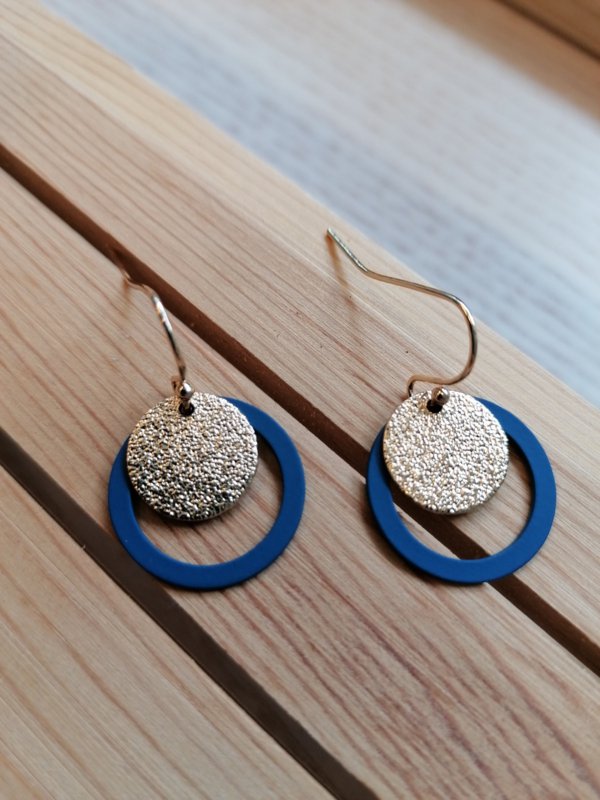 Polly (dark blue-gold)