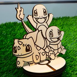 Farbige Holzstatue von Pokémon, Charmander, Bulbasaur und Squirtle, Geek -Geschenk, Nerd Room Housewarming