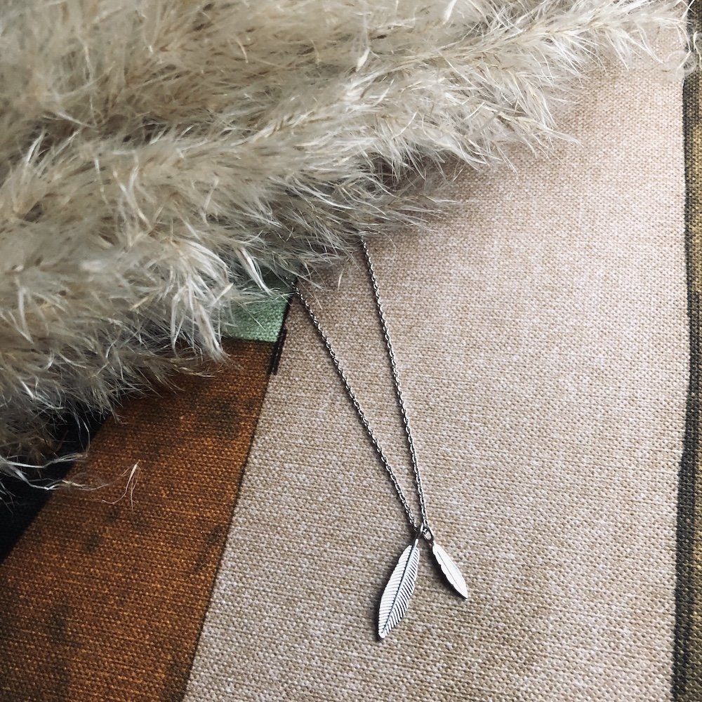 Feather Party necklace