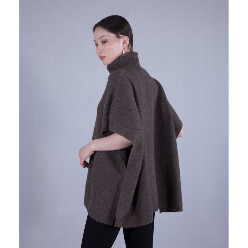 Poncho Huia