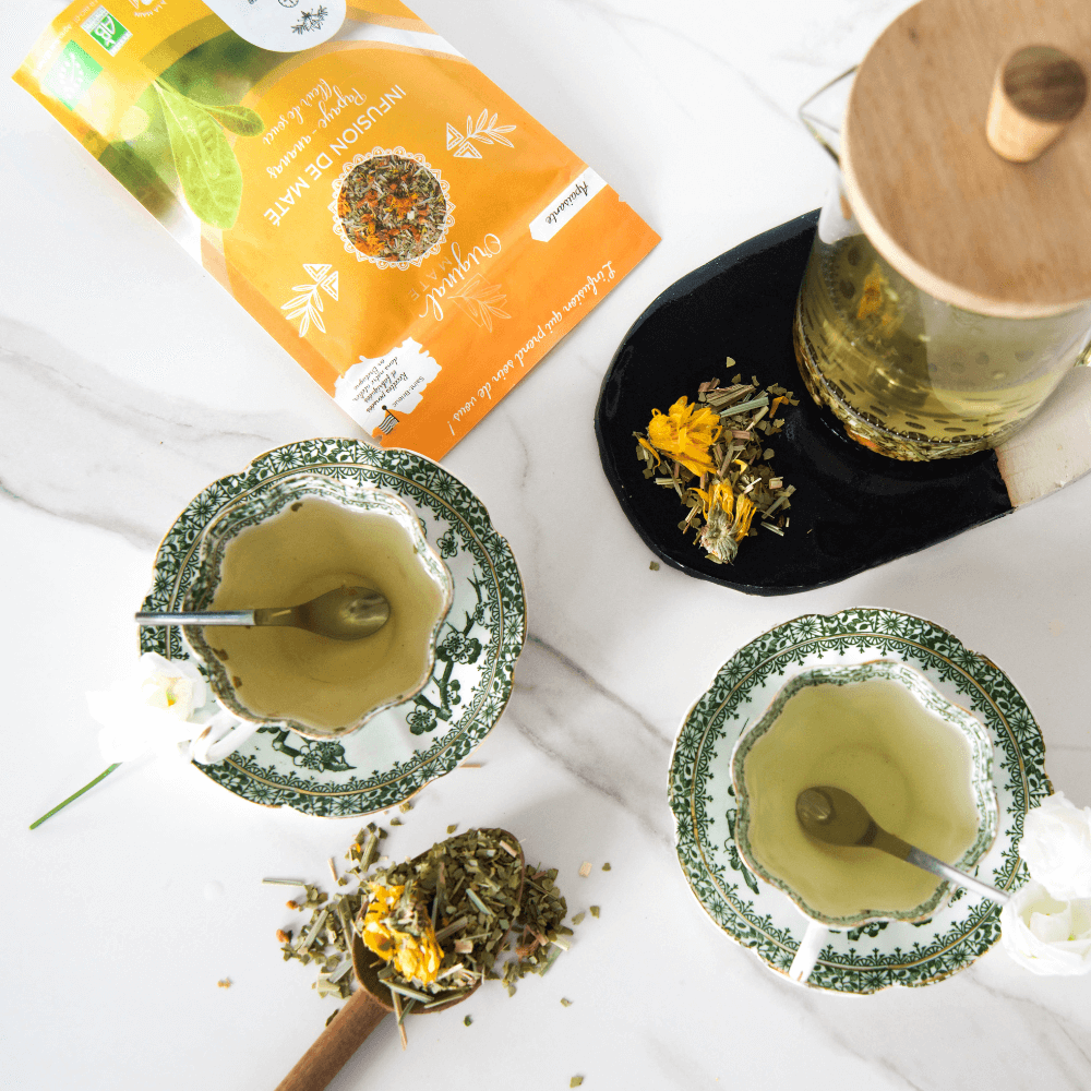 Mate-Papaya, Ananas, Ringelblumenblüten aus biologischem Anbau – Bereit zum Verkauf oder in großen Mengen