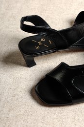 JULIET BLACK – Sandale mit Slingback-Absatz