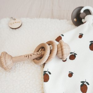 Babyrassel aus Holz | Mutterschafts-Geschenkbox TIPP | Schwangerschaftsbox TIPP
