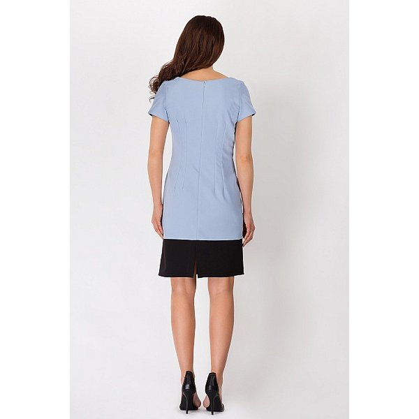 Elegante zomerjurk met gedrapeerde halslijn en korte mouwen, blauw