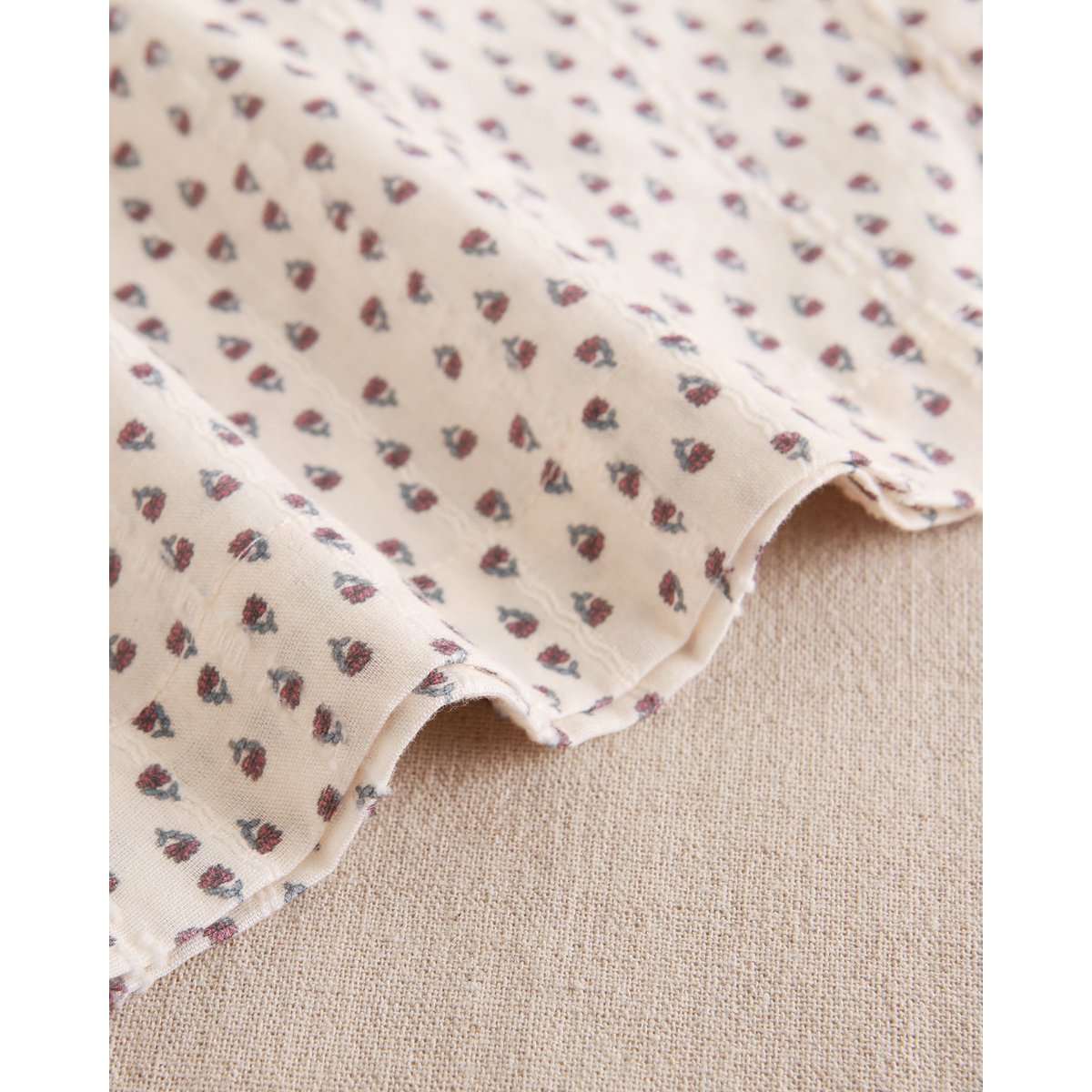 Chemisier fleuri pour fille avec texture et nœud au cou P79-11604155