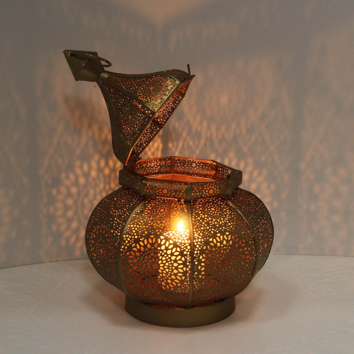 Oriental lantern Alima