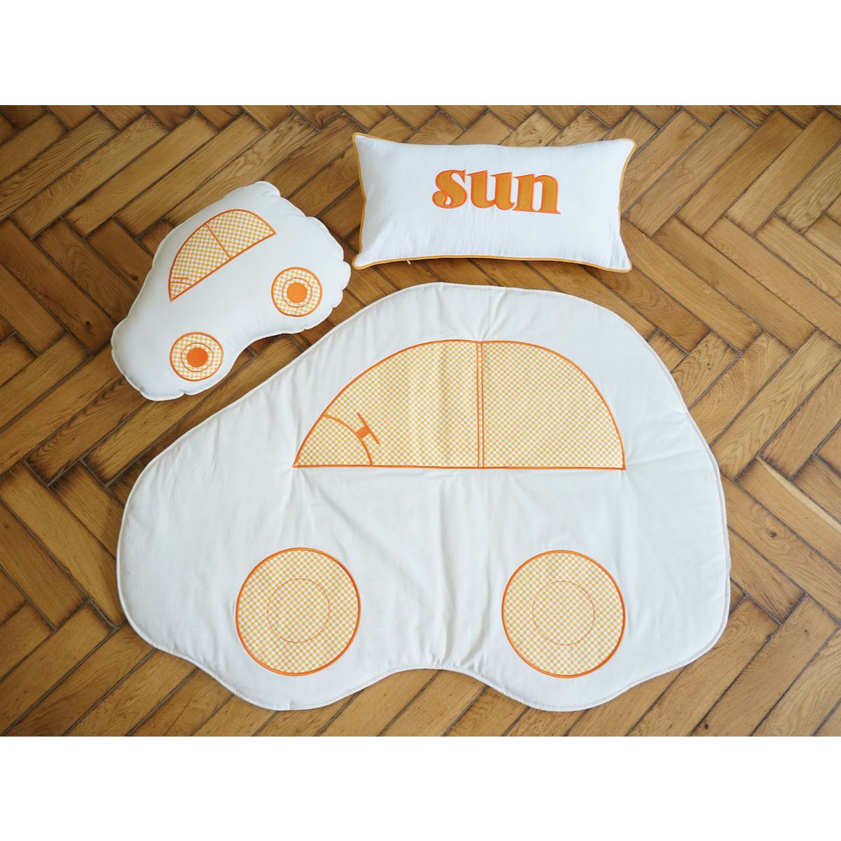Children's car mat "Honey checkered"