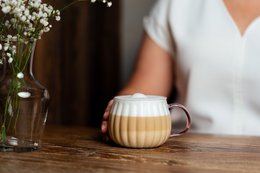 SÆT med 2 glas med lyserødt greb TULIP 1210