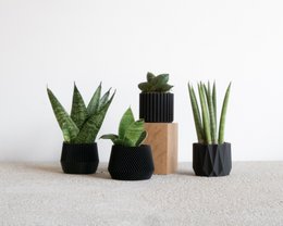 Set of 4 Black plant pots – Oslo Origami Kobe Stockholm