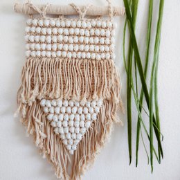 Macrame en schelpen boho wanddecoratie