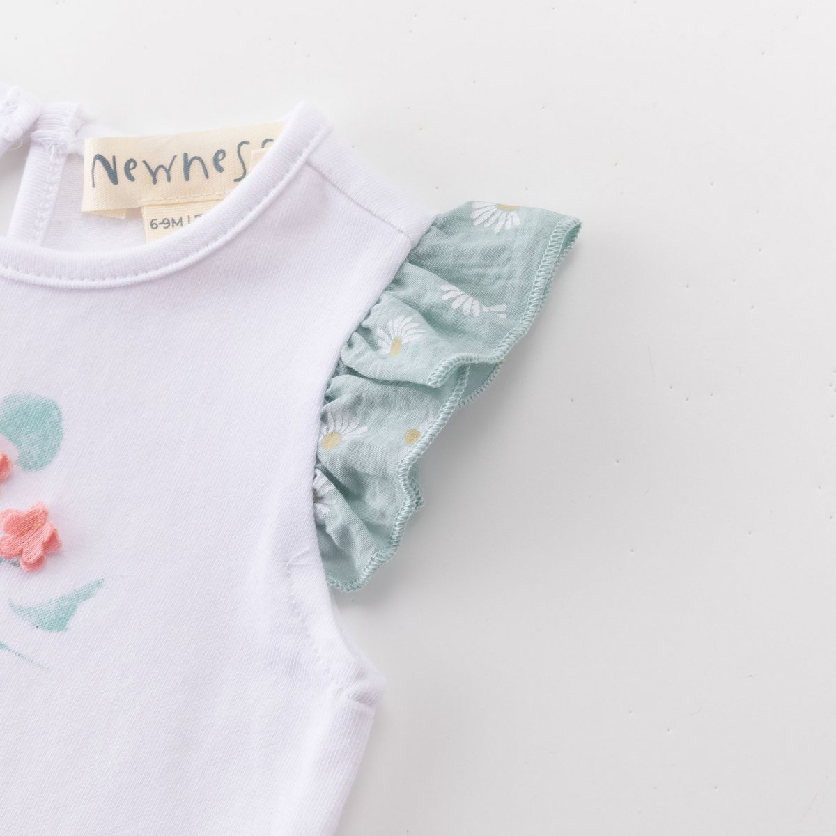 Wit T-shirt met ruchemouwen en roze giraffe BGV66583