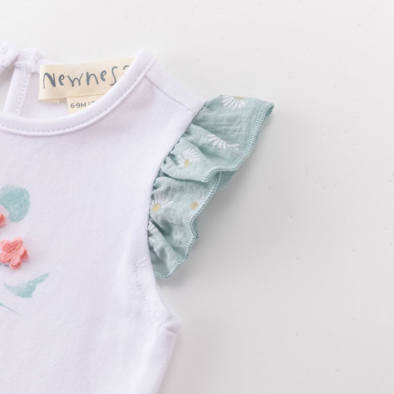 Camiseta blanca con mangas volante y jirafa rosa BGV66583