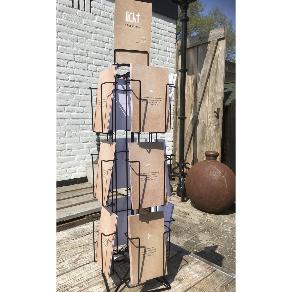 Display met Papieren Wensen LICHT in het DONKER