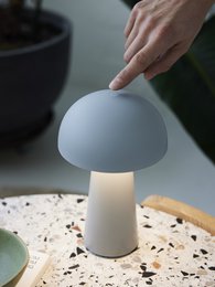BORDLAMPE MOVE ME LYSEGRÅ