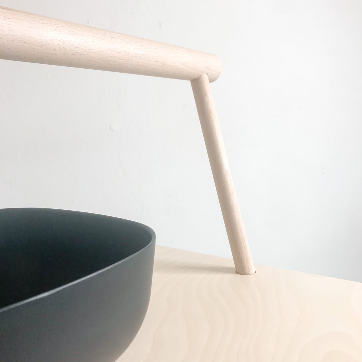 Drewniany stół „IKIGAI” z regulacją wysokości