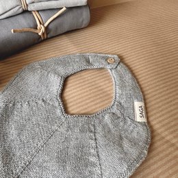 Knitted Bib - Fjola - Grey Mélange