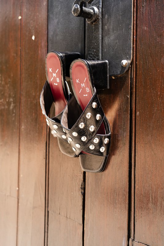 MOMMY STUDS BLACK – Sabot con tacco borchiato