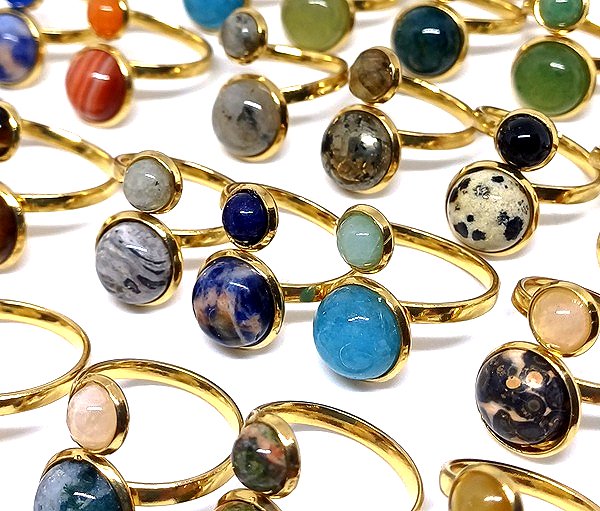Stainless steel gemstone rings with a setting of 10 and 8mm (10 pieces)