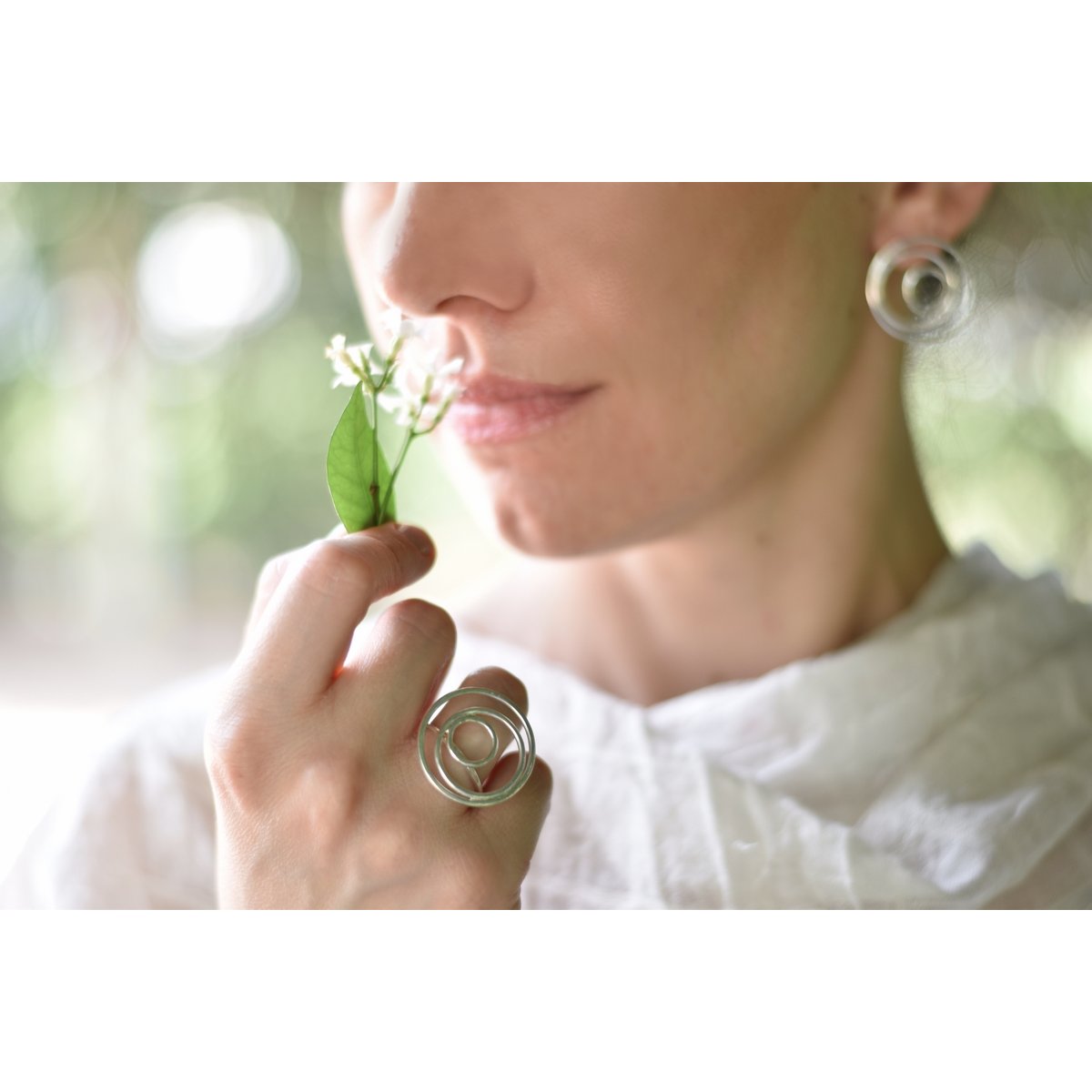 "Three faces of the moon" ring in silver