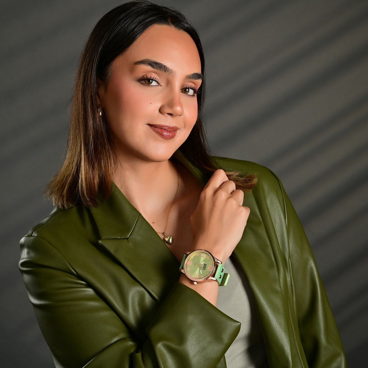 Zegarek unisex QBOS z paskiem z imitacji skóry
