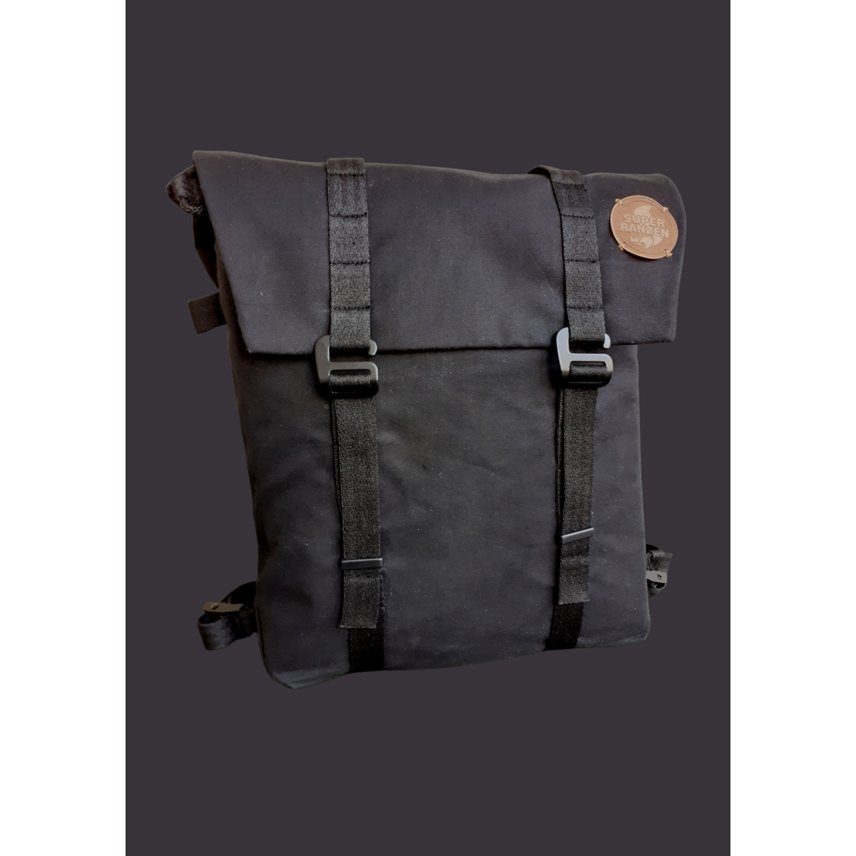 ROLL TOP Y BOLSA ESCOLAR NEGRO PROFUNDO