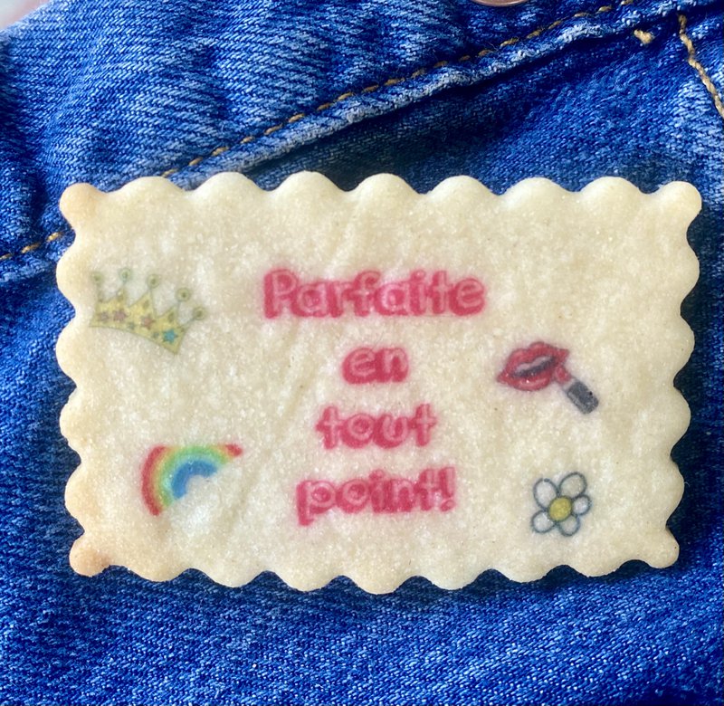 Box of personalized biscuits with the theme "Croque moi!" Copy