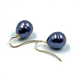 Pearl earrings dark submarine blue
