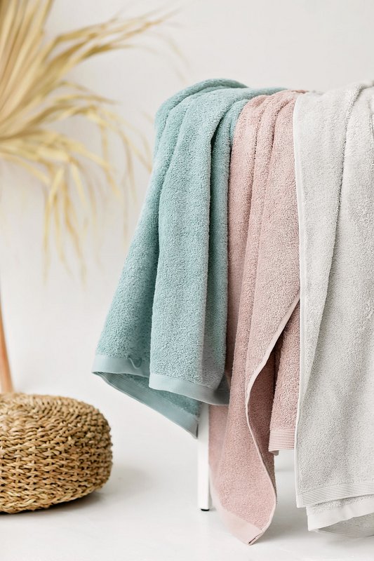 Como Shower Towel 70 x 140 cm - Misty Pink