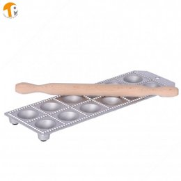 Forma do ravioli do robienia 12 kwadratowych ravioli o wymiarach 52x52 mm z okrągłą kieszenią do napełniania