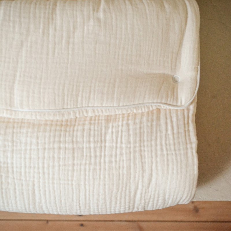 Charlie Cream Sleeping Nest