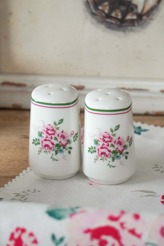 Porcelæns salt- og peberholdere Lisa