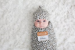 Mantita y gorro Lulujo Hello World - Leopardo