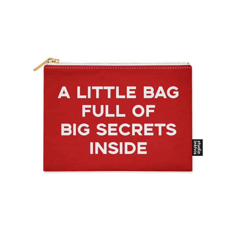 Estuche Un bolsito lleno de grandes secretos en su interior rojo