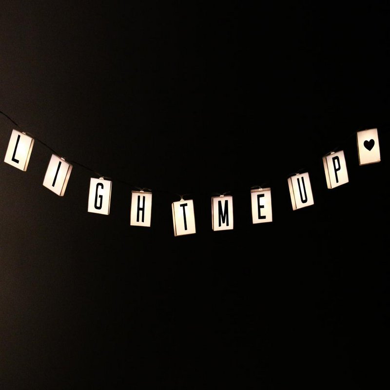 GHIRLANDA DI LUCE SCRABBLE HF