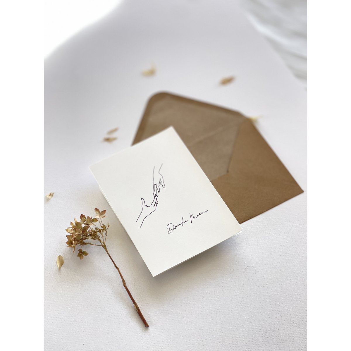 Tarjeta del día de la madre con sobre de papel natural