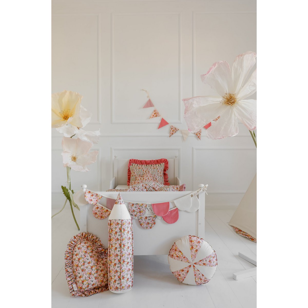 Coussin coeur double face avec volant « jardin vert »