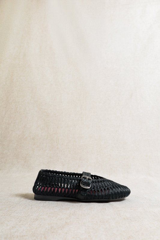 DORIS BLACK – Mary-Jane-Flats aus geflochtenem Raffiabast