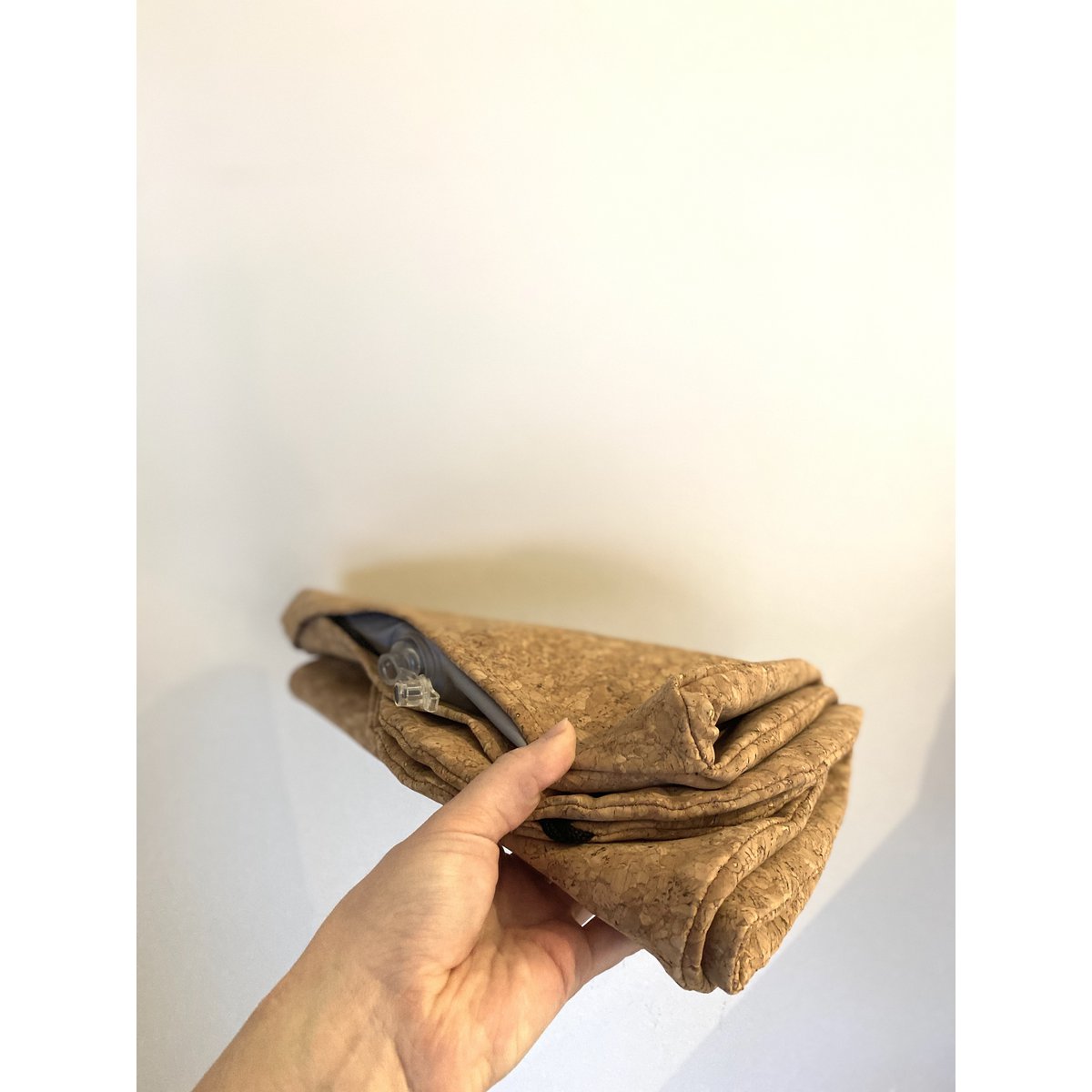 Nadmuchiwana poduszka do karmienia z naturalnego korka