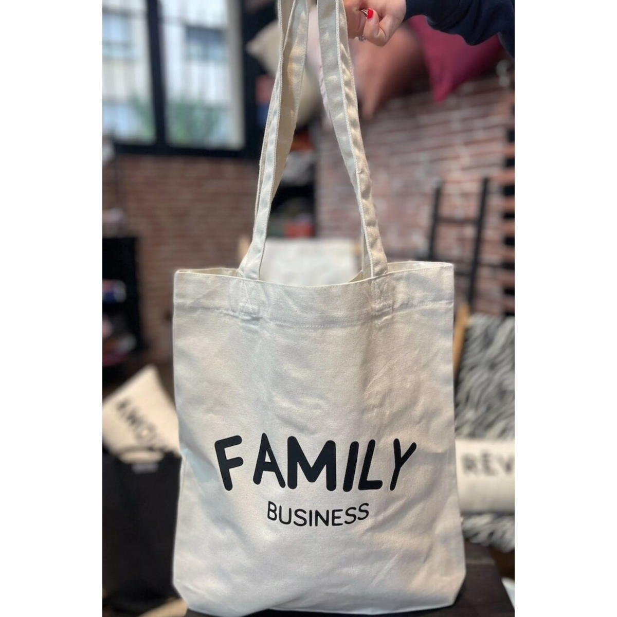 Ecru - Family business