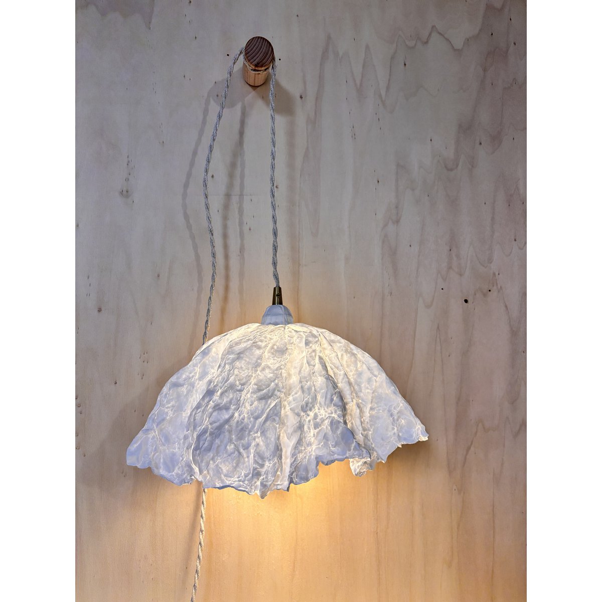 Flora walking wall light