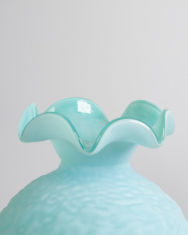 Koralvase (håndlavet uigennemsigtigt farvet glas)