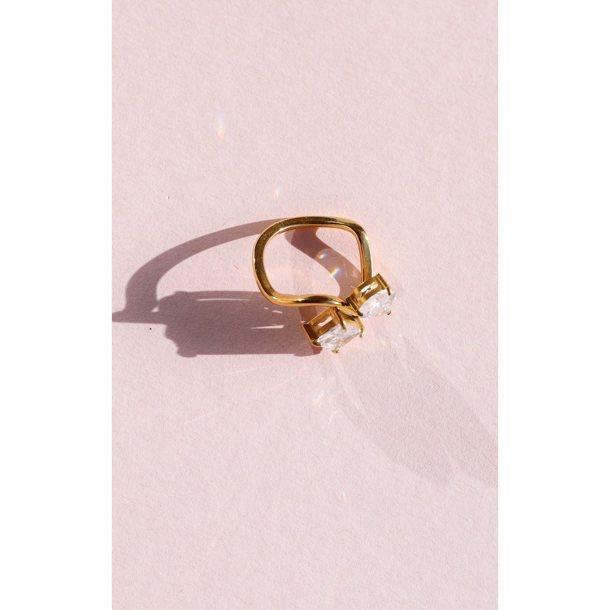 Pierina - Pæreformet forlovelsesring guld