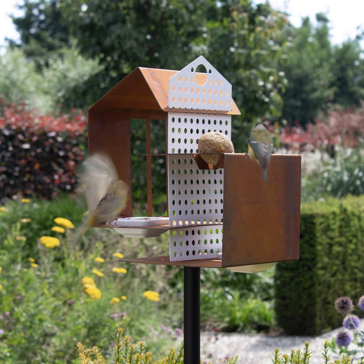 Tweet House - Bird Feed House on Pole - Cortenstaal