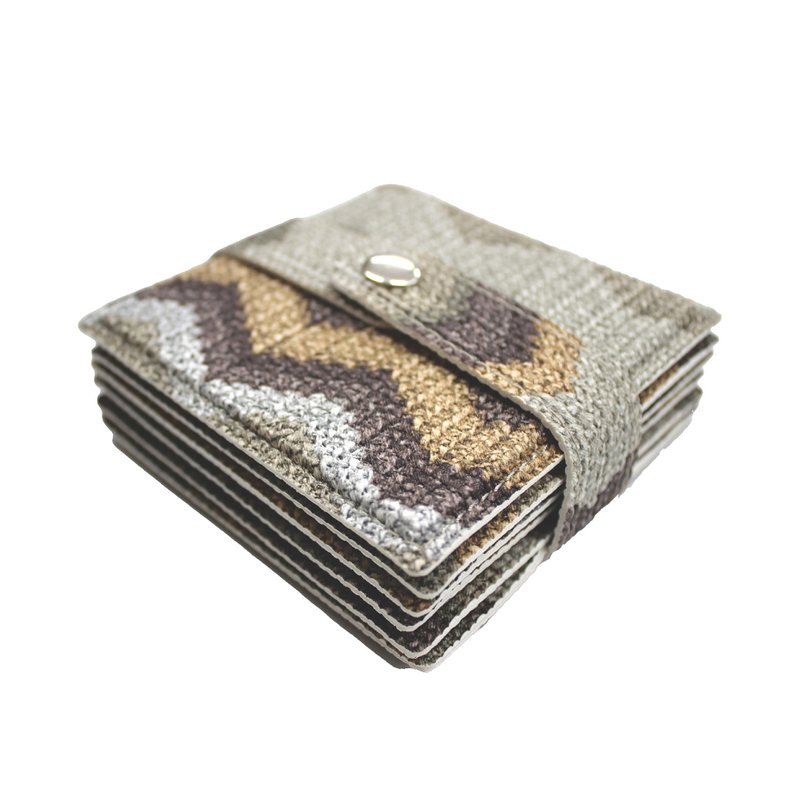 Juego de posavasos de cristal de 6 posavasos marrones con estampado en zigzag