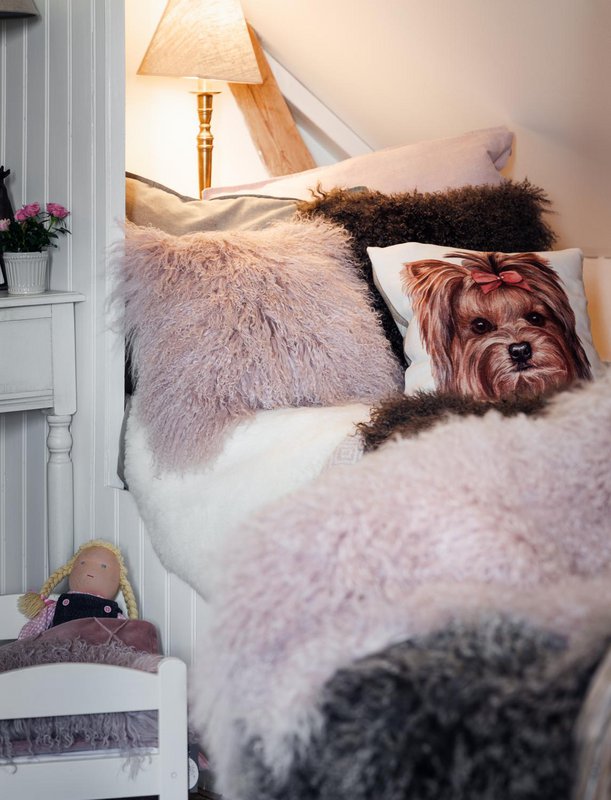 Valentine - Shansi cushion cover sheepskin_Pale Pink
