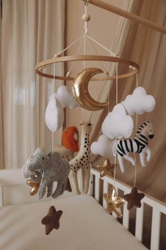 Håndlavet Safari Muziekmobiel - Boxmobiel - babymobil - mobil wickeltisch